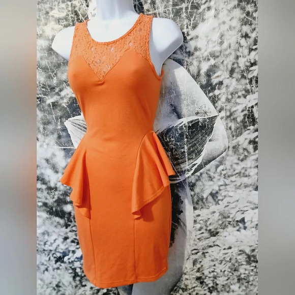 💚5/$25 Soprano Peach Lace Trim Bodycon Ruffled Peplum Dress Size XS - Picture 5 of 7